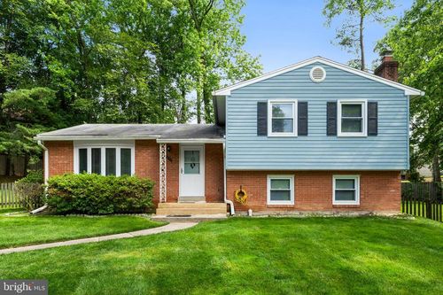 9211 Capricorn Ct, BURKE, VA, 22015-3513 | Card Image