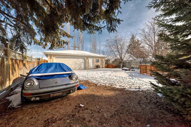 440 Cantrell Drive Sw, Home with 3 bedrooms, 1 bathrooms and 4 parking in Calgary AB | Image 22