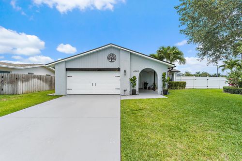 9674 Dogwood Ave, Palm Beach Gardens, FL, 33410-5601 | Card Image