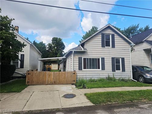 4318 E 72nd St, Cleveland, OH, 44105-5704 | Card Image