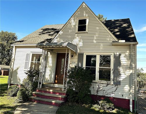 9012 Fernhill Ave, Parma, OH, 44129-2026 | Card Image