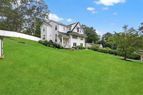 29 Cedar Ln, Pleasantville, NY, 10570-1206 | Card Image