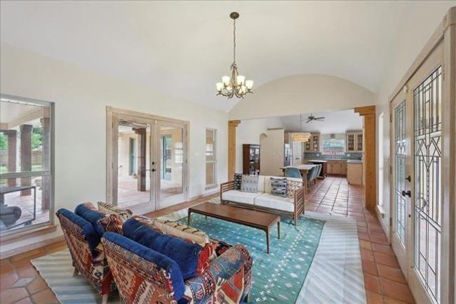 1010 Yaupon Trl, House other with 5 bedrooms, 3 bathrooms and 3 parking in Sour Lake TX | Image 7
