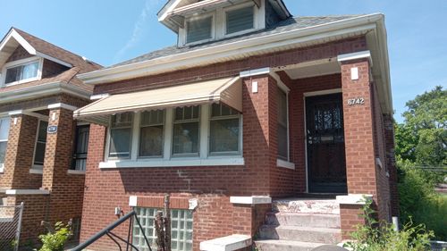 6742 S Carpenter St, Chicago, IL, 60621-1214 | Card Image