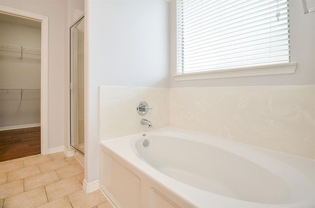 3911 Fallsbrook Ct, House other with 4 bedrooms, 4 bathrooms and null parking in Sugar Land TX | Image 14