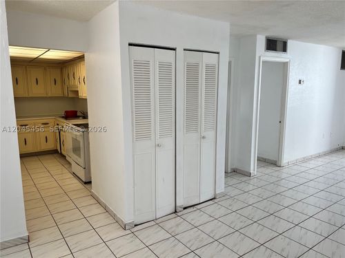 7k-1750 James Ave, Miami Beach, FL, 33139-7537 | Card Image