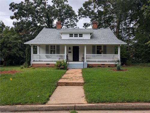 222 Burkewood Dr, Winston-Salem, NC, 27104-3939 | Card Image