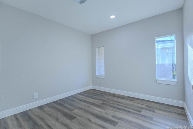 10215 Rafter O Trl, House other with 5 bedrooms, 2 bathrooms and null parking in Helotes TX | Image 10