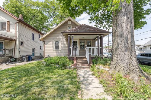 1802 Duncan Rd, Toledo, OH, 43613-5208 | Card Image