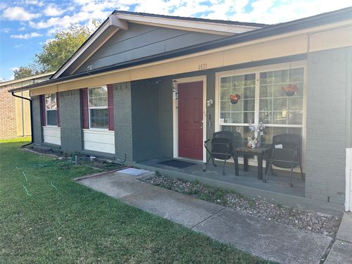 4621 Kyle Dr, Balch Springs, TX, 75180-4221 | Card Image