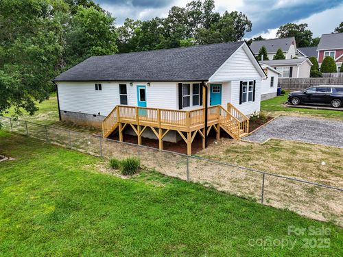 58 Goldmont St, Black Mountain, NC, 28711-2790 | Card Image