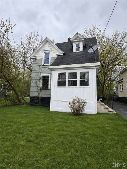 154 Seeley Ave, Syracuse, NY, 13205-2741 | Card Image