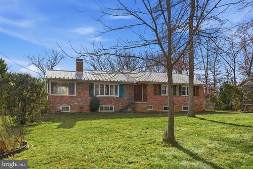 8819 Southwick St, Fairfax, VA, 22031-3234 | Card Image