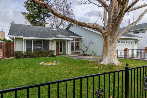 115 Almond Dr, Winters, CA, 95694-2107 | Card Image