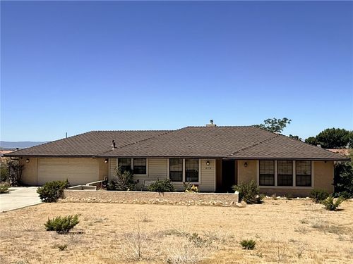 16978 Tokata Rd, Apple Valley, CA, 92307-6962 | Card Image