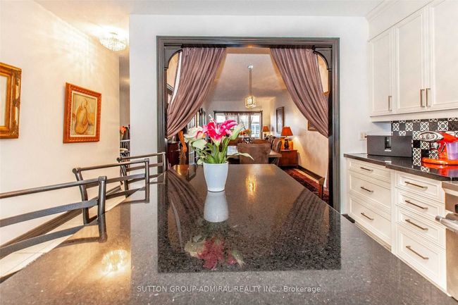 9 Amalfi Crt, House other with 5 bedrooms, 4 bathrooms and 2 parking in Vaughan ON | Image 17