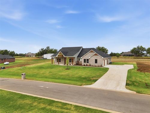 9027 Avington Way, Guthrie, OK, 73044-4043 | Card Image