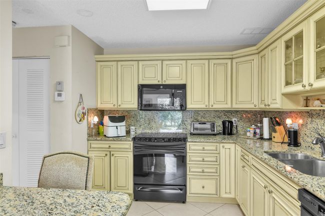 6693 - 6693 Via Regina, Townhouse with 3 bedrooms, 3 bathrooms and null parking in Boca Raton FL | Image 18