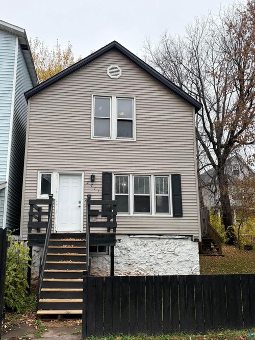 2711 W 2nd St, Duluth, MN, 55806 | Card Image
