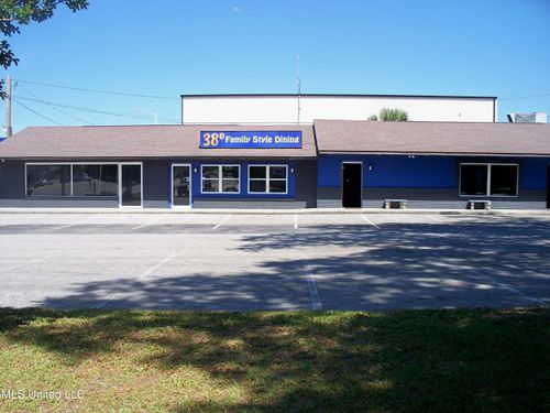 1222 Bienville Blvd, Ocean Springs, MS, 39564-2912 | Card Image