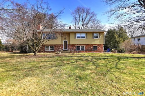 40 Church St, Woodbury, CT, 06798-2823 | Card Image