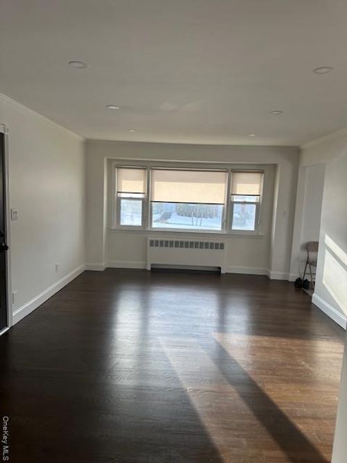 106 Bregman Ave, New Hyde Park, NY, 11040-2013 | Card Image