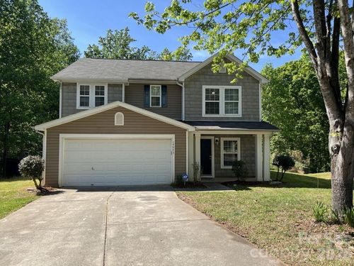 14043 Pinyon Pine Ln, Charlotte, NC, 28215-7152 | Card Image
