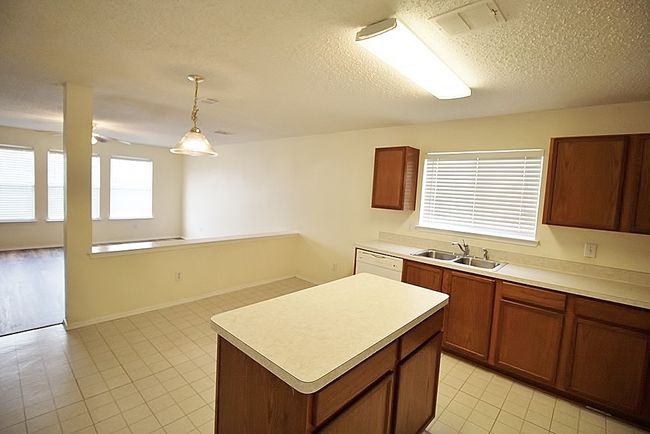 2415 Mallory Ln, House other with 4 bedrooms, 3 bathrooms and null parking in Lancaster TX | Image 11