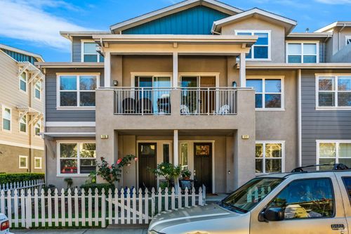 117 Firefly Ln, Napa, CA, 94558-7037 | Card Image