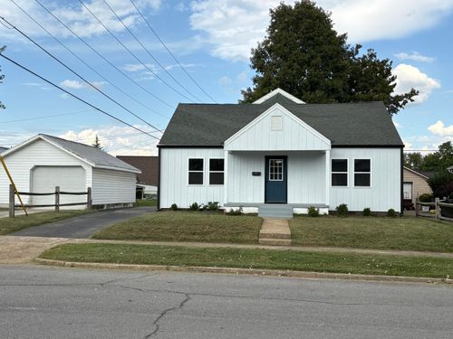 1302 Chestnut St, Kingsport, TN, 37664-2409 | Card Image