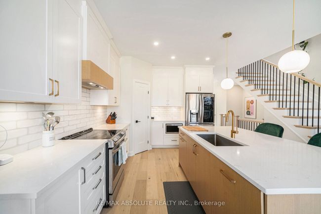 A - 10 Cockburn St, House attached with 3 bedrooms, 4 bathrooms and 4 parking in Richmond ON | Image 9