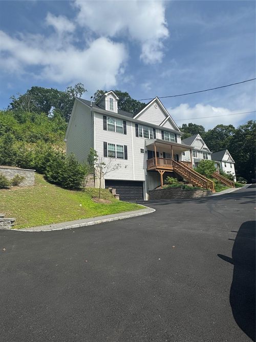 46 Columbus Ave, Valhalla, NY, 10595-1728 | Card Image
