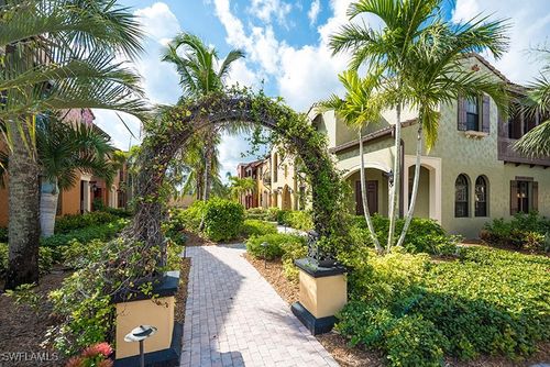 39-5-9040 Alturas St, NAPLES, FL, 34113-3357 | Card Image