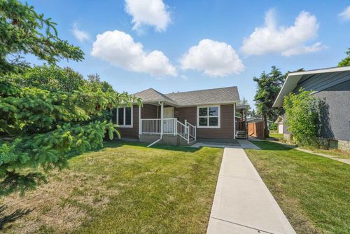 3717 45 St, Red Deer, AB, T4N1J3 | Card Image