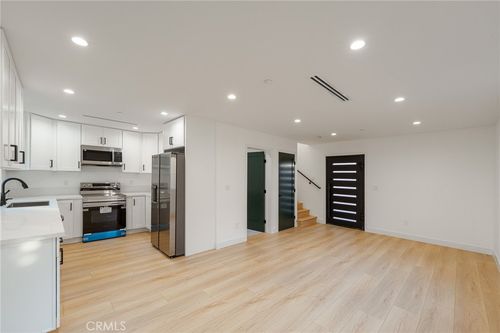 14125 Emelita, Sherman Oaks, CA, 91401 | Card Image