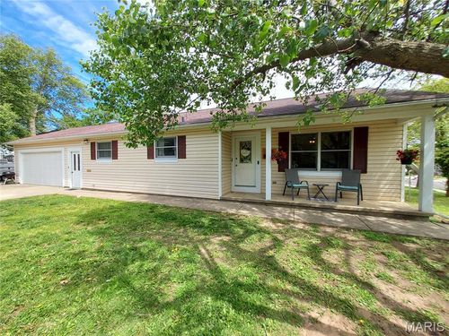 520 S 5th St, Greenville, IL, 62246-1600 | Card Image