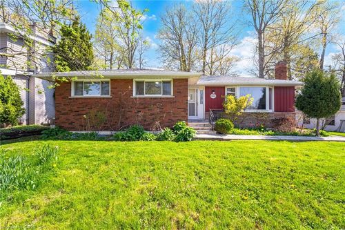 1461 Moss Glen Rd, Burlington, ON, L7P2C2 | Card Image