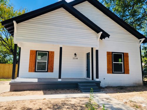 2210 Langford St, Greenville, TX, 75401-2933 | Card Image