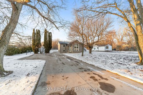 9122 Parkhouse Dr, Mount Brydges, ON, N0L1W0 | Card Image