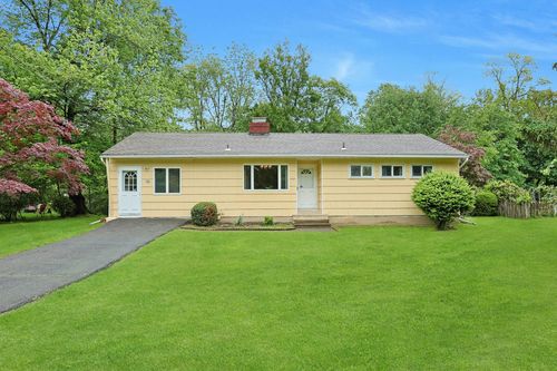 120 Locust Dr, Nyack, NY, 10960-1010 | Card Image