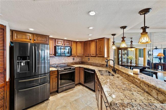 APT-806 - 9550 Ocean Dr, Condo with 3 bedrooms, 2 bathrooms and null parking in Jensen Beach FL | Image 7