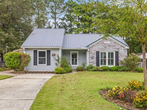 102 W Cameron Ct, Jacksonville, NC, 28546-7926 | Card Image