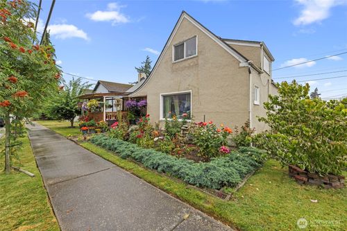 1301 S 2nd St, Mount Vernon, WA, 98273-4803 | Card Image