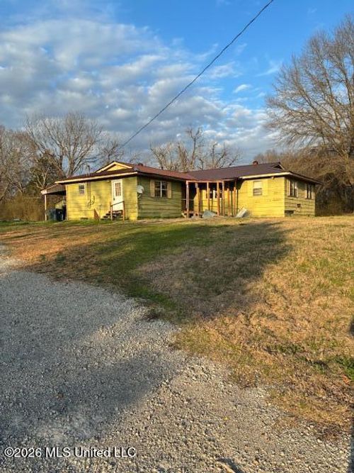 150 Stonewall Rd, Byhalia, MS, 38611-9590 | Card Image