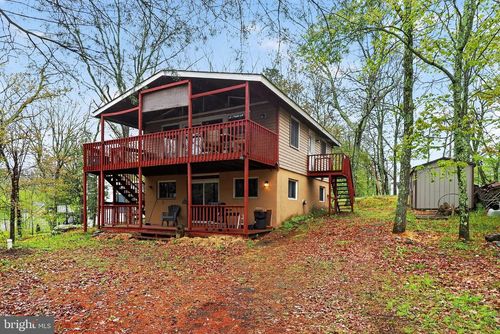 111 Horseshoe Ln, LORDS VALLEY, PA, 18428 | Card Image