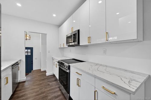 60 W Jeanibo Rd, Monroe, NY, 10950-1216 | Card Image