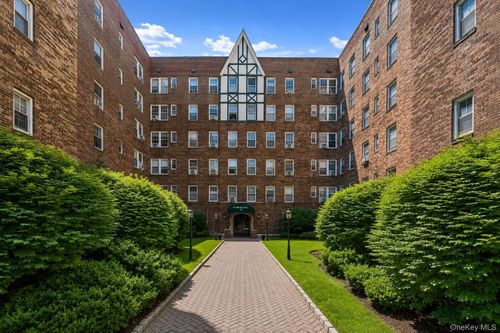 2e-25 Parkview Ave, Bronxville, NY, 10708-2914 | Card Image