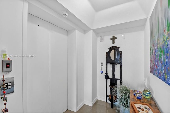 APT-1401 - 18671 Collins Ave, Condo with 3 bedrooms, 4 bathrooms and null parking in Sunny Isles Beach FL | Image 34