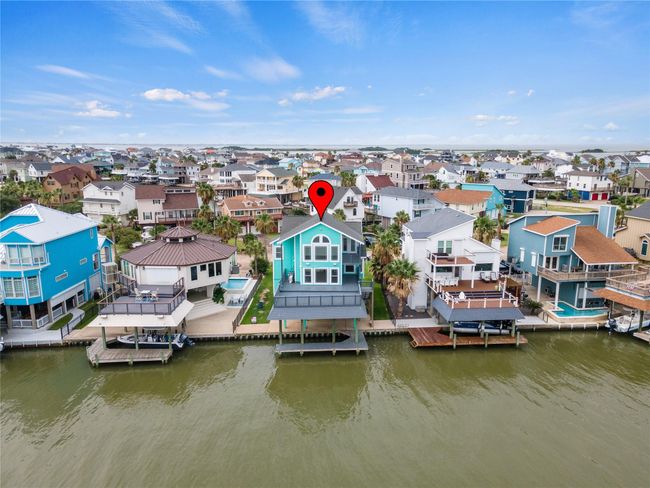 Head out to fish or hang out on your boat with family | Image 18