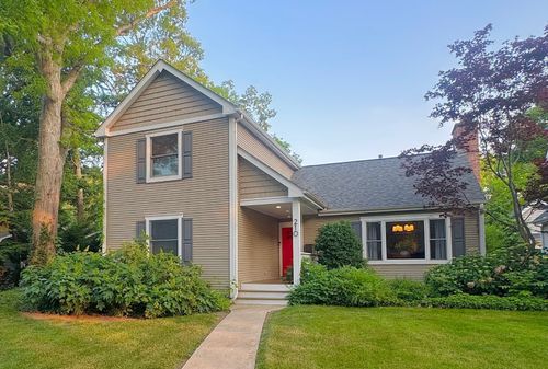 210 Woodward Ave, Geneva, IL, 60134-1423 | Card Image